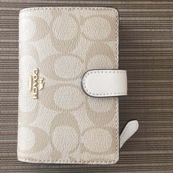 NWT Coach Medium Zip Wallet Khaki / Chalk - Picture 2 of 8